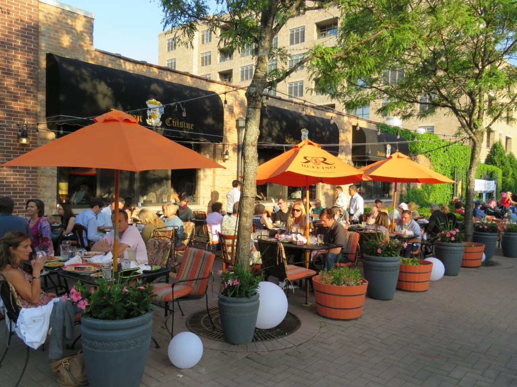 Arlington Heights Real Estate: What Makes It So&nbsp;Desirable?
