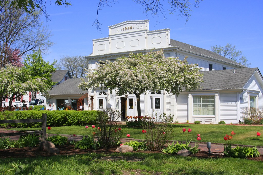 Long Grove Real Estate: What Makes It Feel So&nbsp;Different?