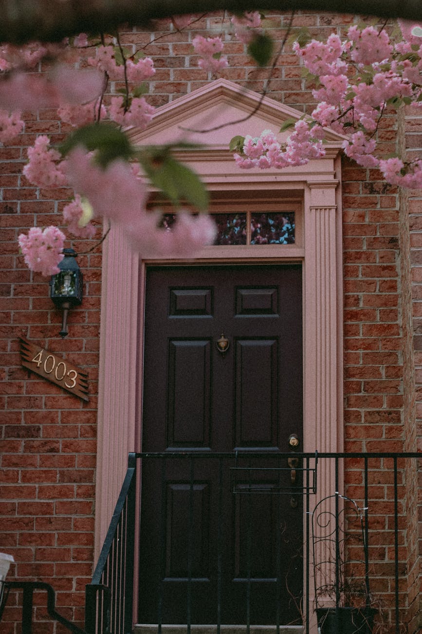 Should I wait until spring to buy a home in the northwest&nbsp;suburbs?